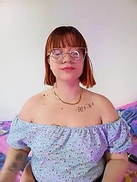 Curves Nina online show from 07.15.26