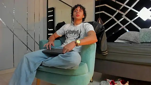 Snapshot of JayTaylorr chatting on 06.22.26 JayTaylorr online show from 06.22.26
