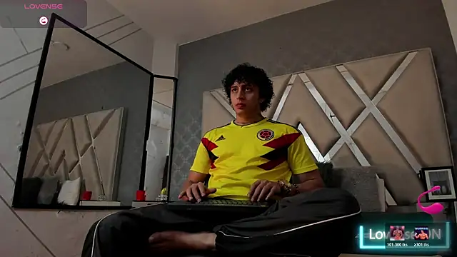 Snapshot of JayTaylorr chatting on 06.26.26 JayTaylorr online show from 06.26.26