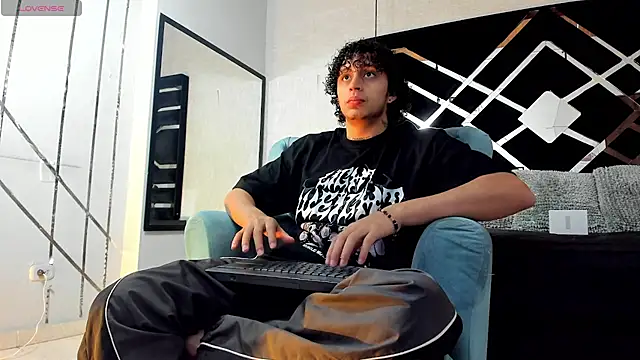 Snapshot of JayTaylorr chatting on 07.23.26 JayTaylorr online show from 07.23.26