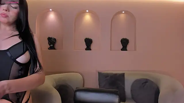 Snapshot of PaulineSanz chatting on 07.01.26 PaulineSanz online show from 07.01.26