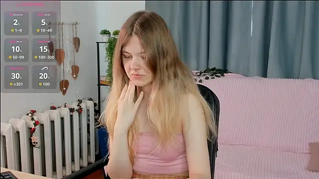 Snapshot of Glitch_Doll chatting on 05.27.26 Glitch Doll online show from 05.27.26