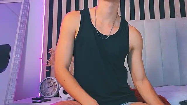 LeoTease online show from 04.25.26