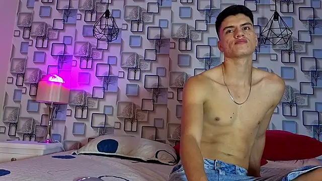 LeoTease online show from 04.28.26