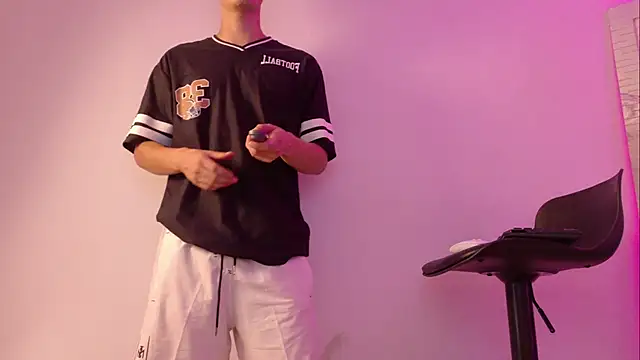 LeoTease online show from 06.21.26