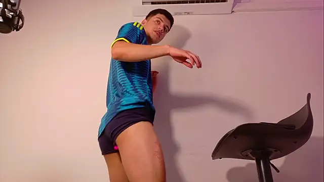 LeoTease online show from 06.24.26