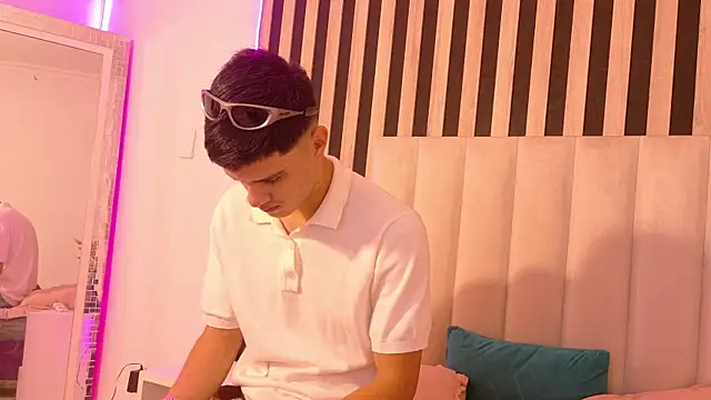 LeoTease online show from 07.11.26