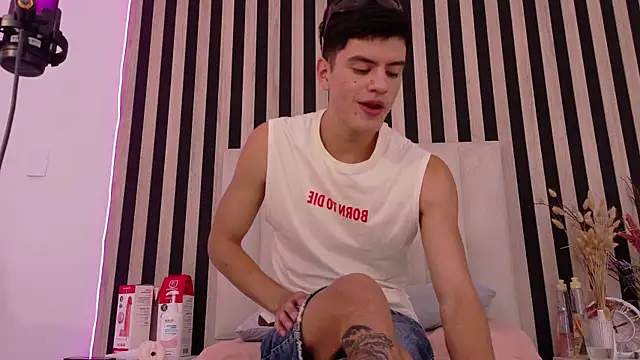 LeoTease online show from 07.24.26