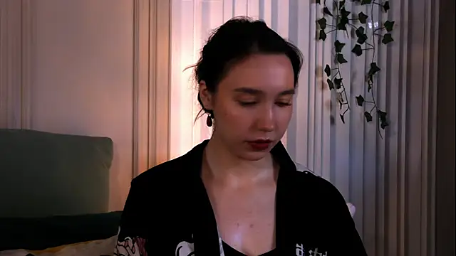 Suzaneey online show from 06.22.26