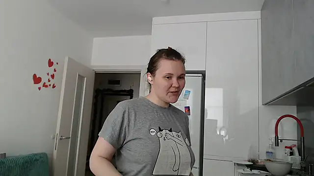 Snapshot of Nodarell chatting on 06.18.26 Nodarell online show from 06.18.26
