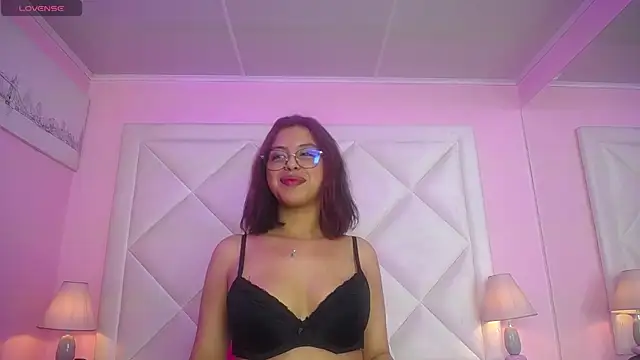 Tinaa Monroe online show from 06.30.26