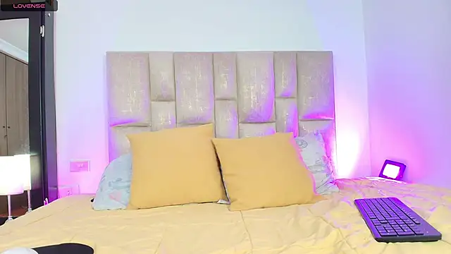 hott mature online show from 05.13.26