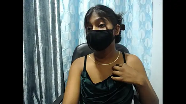 Snapshot of Sizu_ chatting on 04.23.26 Sizu online show from 04.23.26