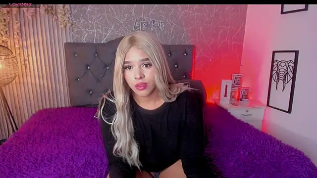 Snapshot of Melody_p chatting on 07.22.26 Melody p online show from 07.22.26
