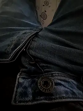 Snapshot of xTuguinha chatting on 04.16.26 xTuguinha online show from 04.16.26