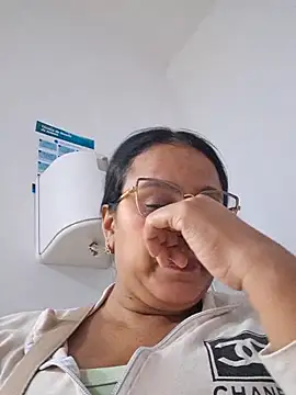 Snapshot of Samanta-42 chatting on 05.18.26 Samanta-42 online show from 05.18.26