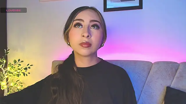 Snapshot of Cloe_martinezz_ chatting on 04.25.26 Cloe martinezz online show from 04.25.26