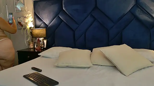 Snapshot of IsabelaCampbell chatting on 05.06.26 IsabelaCampbell online show from 05.06.26