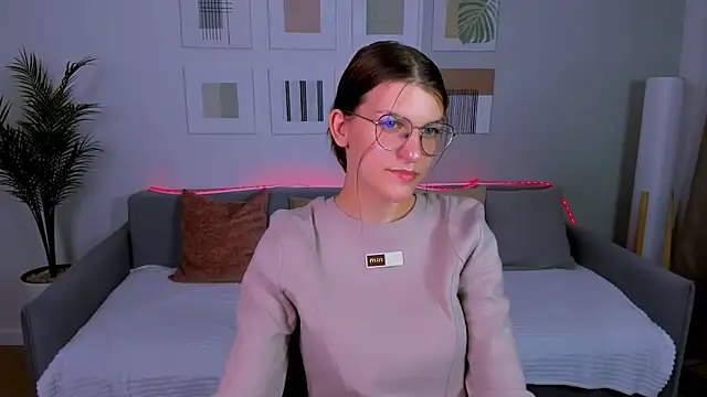 AnnaThorne online show from 04.24.26