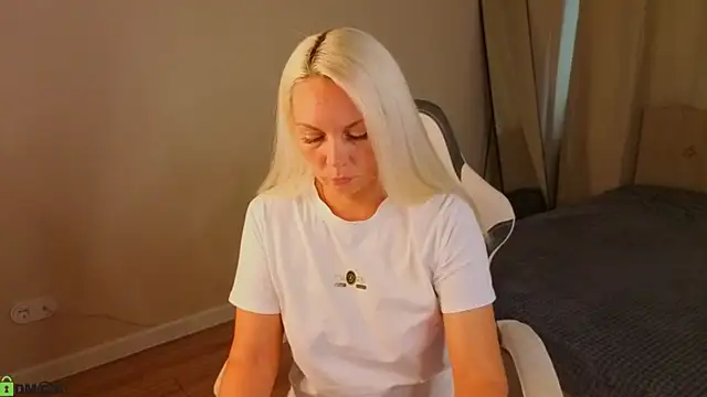 Snapshot of April_Nelson chatting on 06.17.26 April Nelson online show from 06.17.26