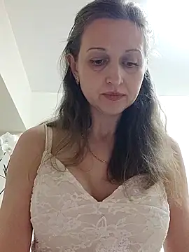 irresistibelle online show from 05.03.26