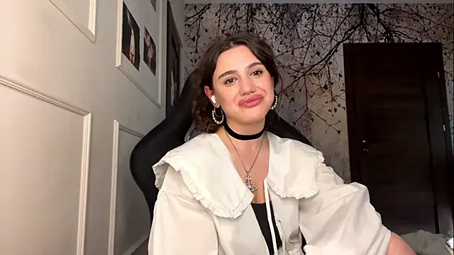 PamelaFougere online show from 04.21.26