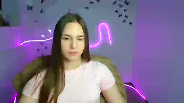 Snapshot of Kyara_ra chatting on 07.18.26 Kyara ra online show from 07.18.26