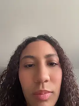 Snapshot of Daphnne_Curly chatting on 06.07.26 Daphnne Curly online show from 06.07.26