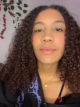 Snapshot of Daphnne_Curly chatting on 06.21.26 Daphnne Curly online show from 06.21.26