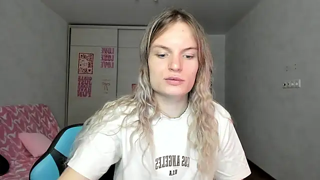 milliKira006 online show from 05.18.26