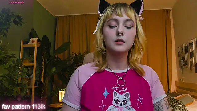 Emma Thomps online show from 05.04.26