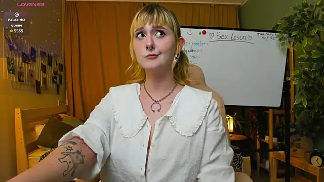 Emma Thomps online show from 05.07.26