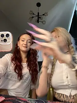 Snapshot of DriveThruCiri chatting on 07.09.26 DriveThruCiri online show from 07.09.26
