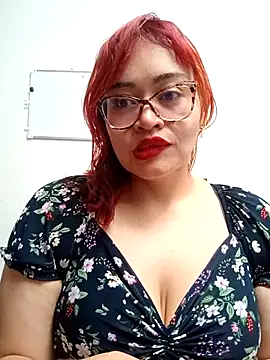 Snapshot of Amaranta-Luque chatting on 04.22.26 Amaranta-Luque online show from 04.22.26
