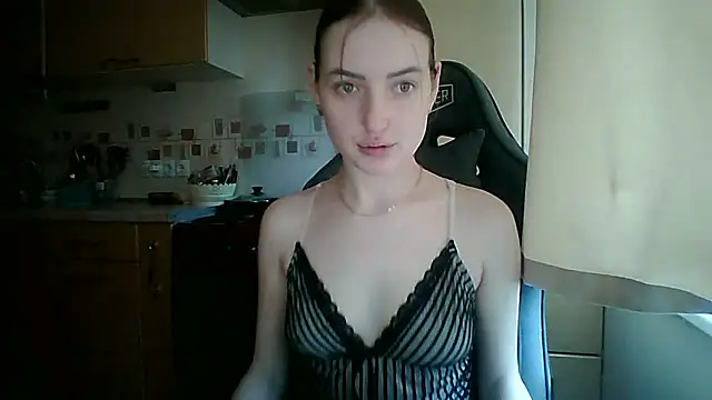 Snapshot of Lisanta chatting on 05.31.26 Lisanta online show from 05.31.26