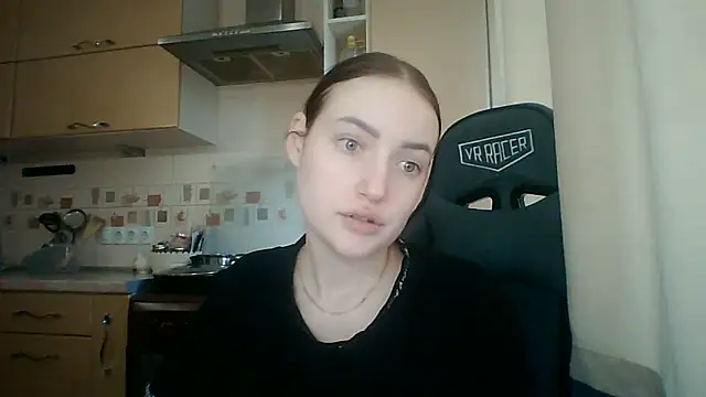 Snapshot of Lisanta chatting on 06.09.26 Lisanta online show from 06.09.26