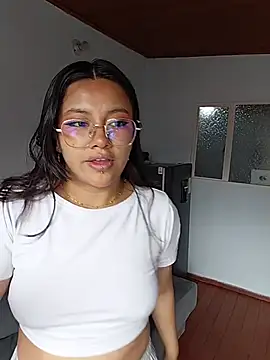 Snapshot of _Juno chatting on 07.16.26 Juno online show from 07.16.26