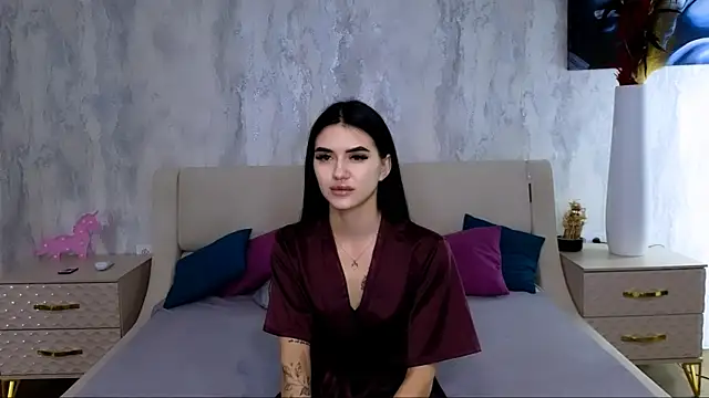 Holly Beck online show from 04.21.26