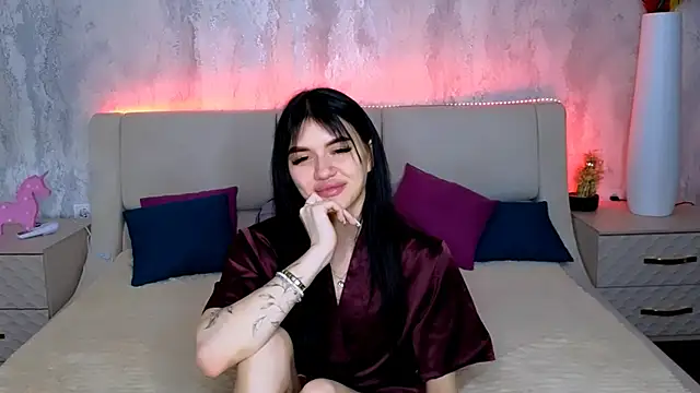 Holly Beck online show from 05.19.26