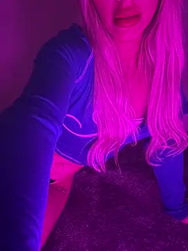 Hisnaughtylilthing online show from 04.22.26