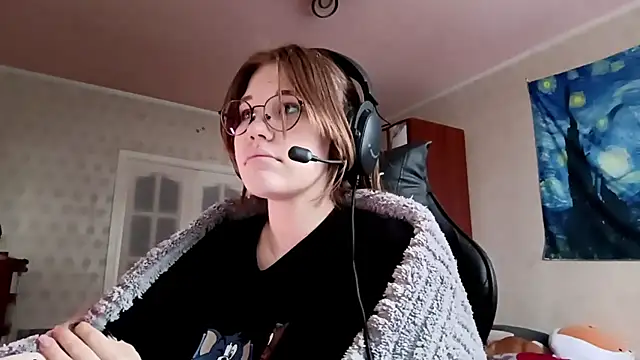 MandieBusby online show from 04.21.26