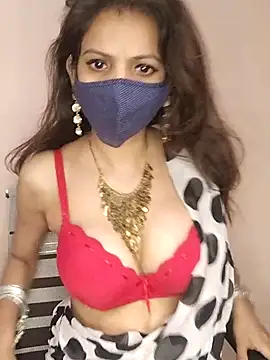Snapshot of lovelyrosewifey chatting on 05.06.26 lovelyrosewifey online show from 05.06.26