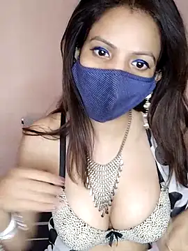 Snapshot of lovelyrosewifey chatting on 05.10.26 lovelyrosewifey online show from 05.10.26
