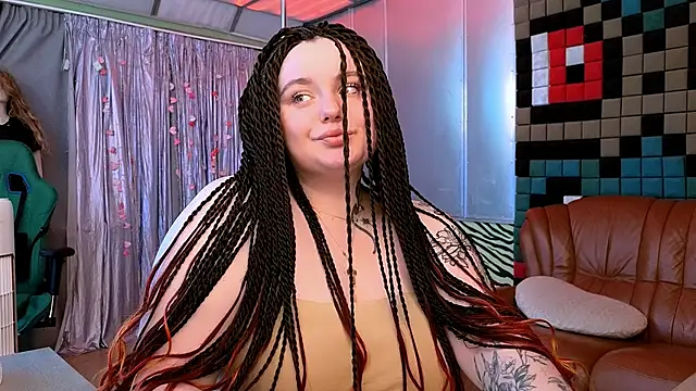 Snapshot of CatherineClaire chatting on 06.05.26 CatherineClaire online show from 06.05.26