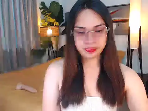 Snapshot of Tssassy chatting on 04.21.26 Tssassy online show from 04.21.26
