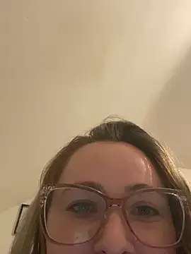 mamiiiiiiiiiiiiii online show from 04.21.26