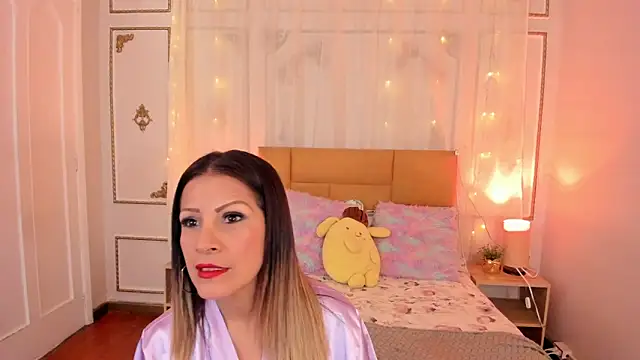Snapshot of cris_milk chatting on 06.09.26 cris milk online show from 06.09.26