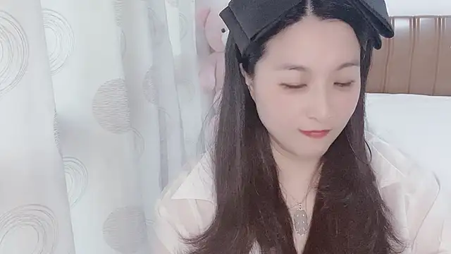 Snapshot of D-Misslu chatting on 06.07.26 D-Misslu online show from 06.07.26
