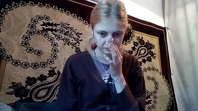 Snapshot of LunaLaday chatting on 05.13.26 LunaLaday online show from 05.13.26
