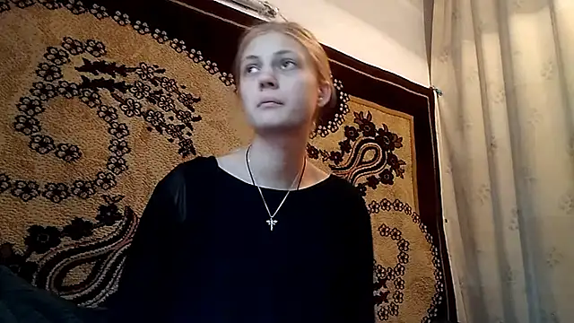 Snapshot of LunaLaday chatting on 05.21.26 LunaLaday online show from 05.21.26